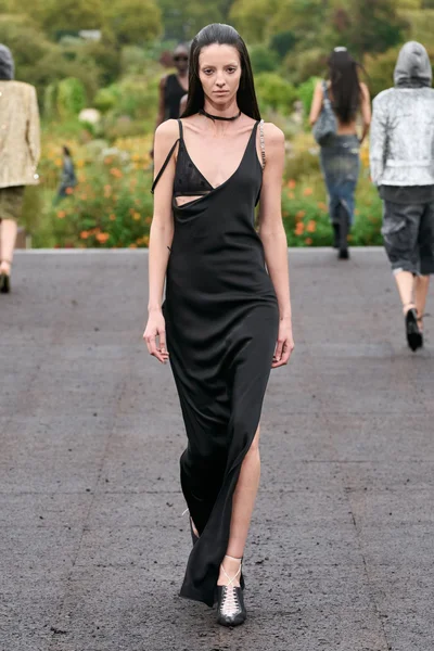 Look 48